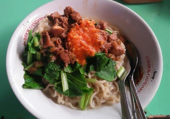 Mie Ayam Tunggal Rasa: Rasa yang Menggugah Selera di Tengah Kota Cilacap